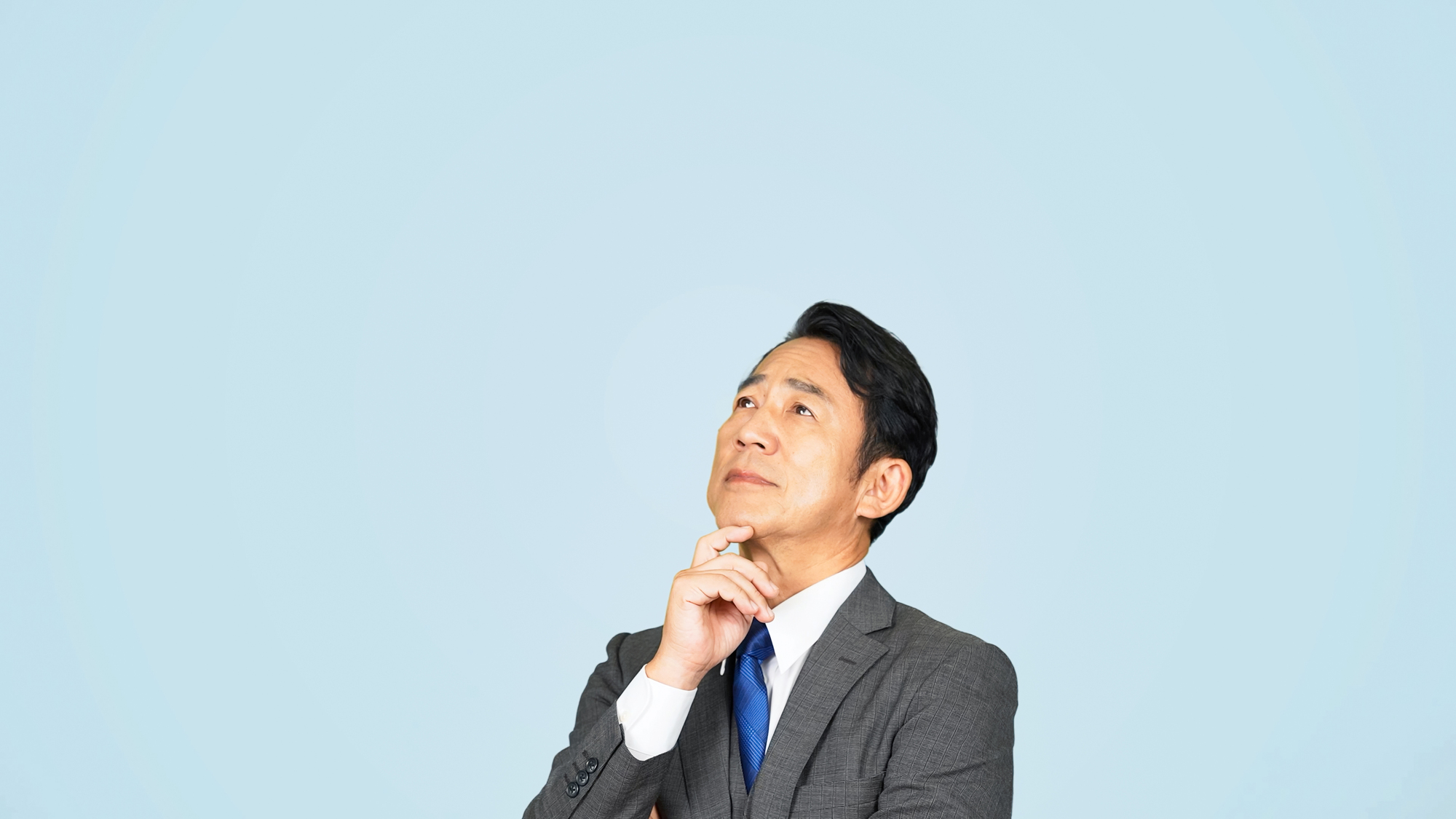 傷病手当金について考える男性