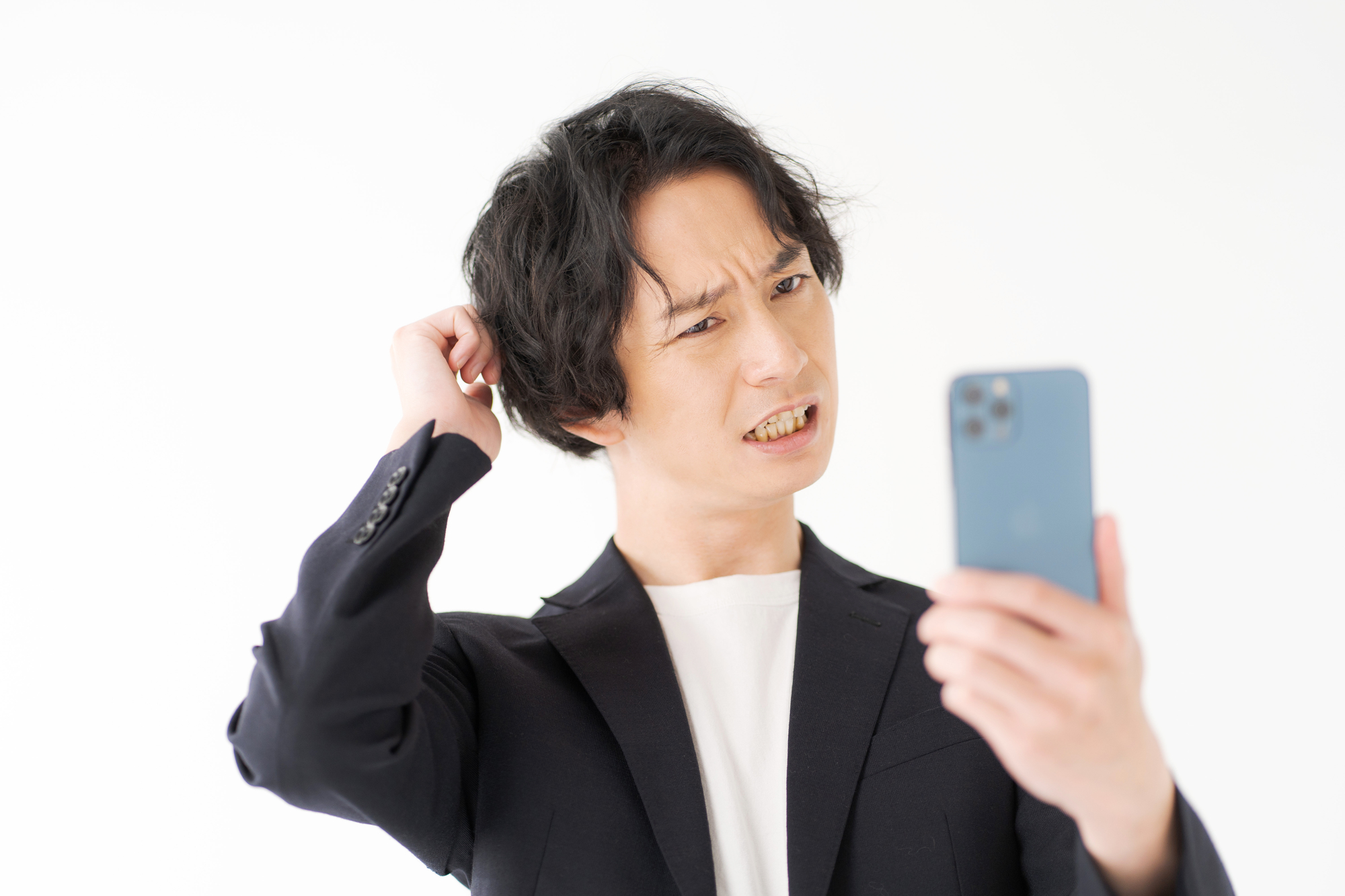 トラブルに遭う男性